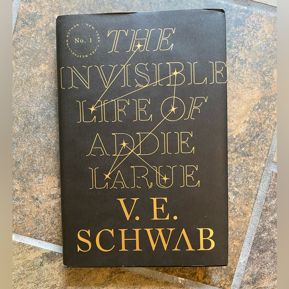 Hard cover - The Invisible Life of Addie LaRue - VE Schwab